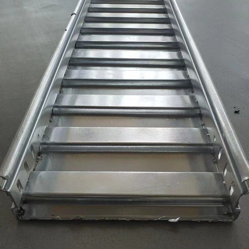0.8-2.0 mm plateau de câble ondulé acier / aluminium pour système de gestion de câble